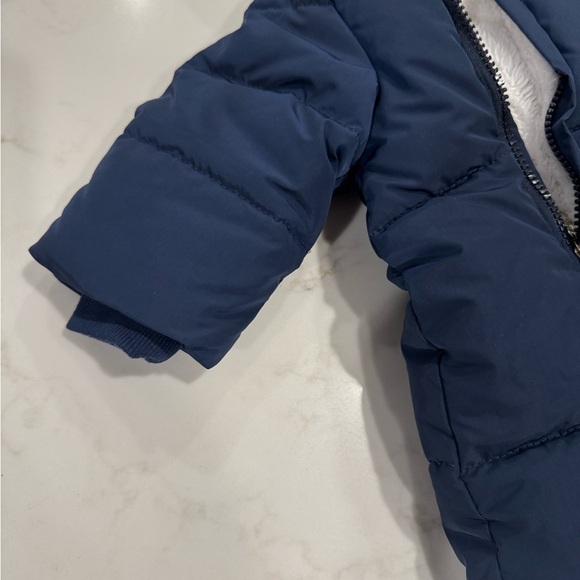 Baby snowsuit size 6-9 months - Picture 3 of 5